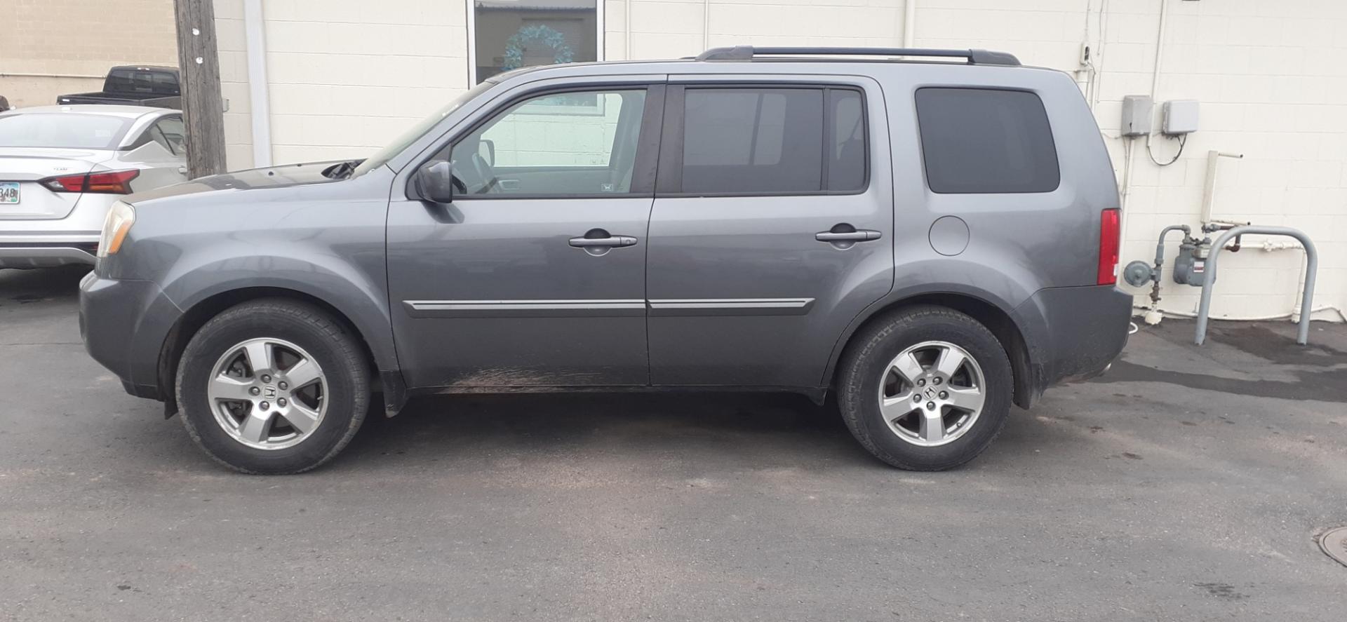 2011 Honda Pilot (5FNYF4H55BB) , located at 2015 Cambell Street, Rapid City, SD, 57701, (605) 342-8326, 44.066433, -103.191772 - Photo#0